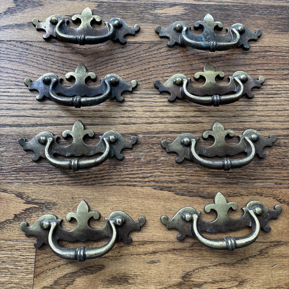 Vtg Keeler Brass Company Fleur De Lis Brass Patina Drawer Pull Handles Lot Of 8 - Picture 2 of 15